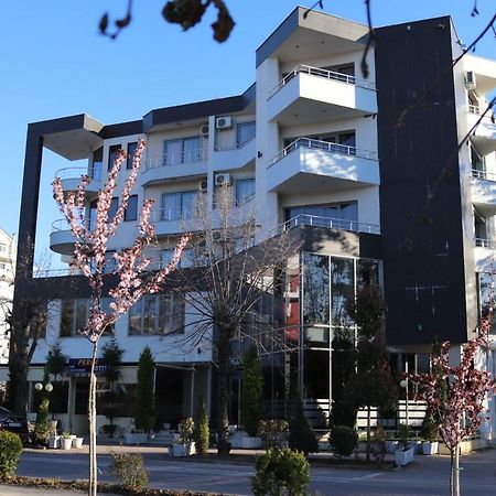 Perla Hotel Pogradec Eksteriør billede