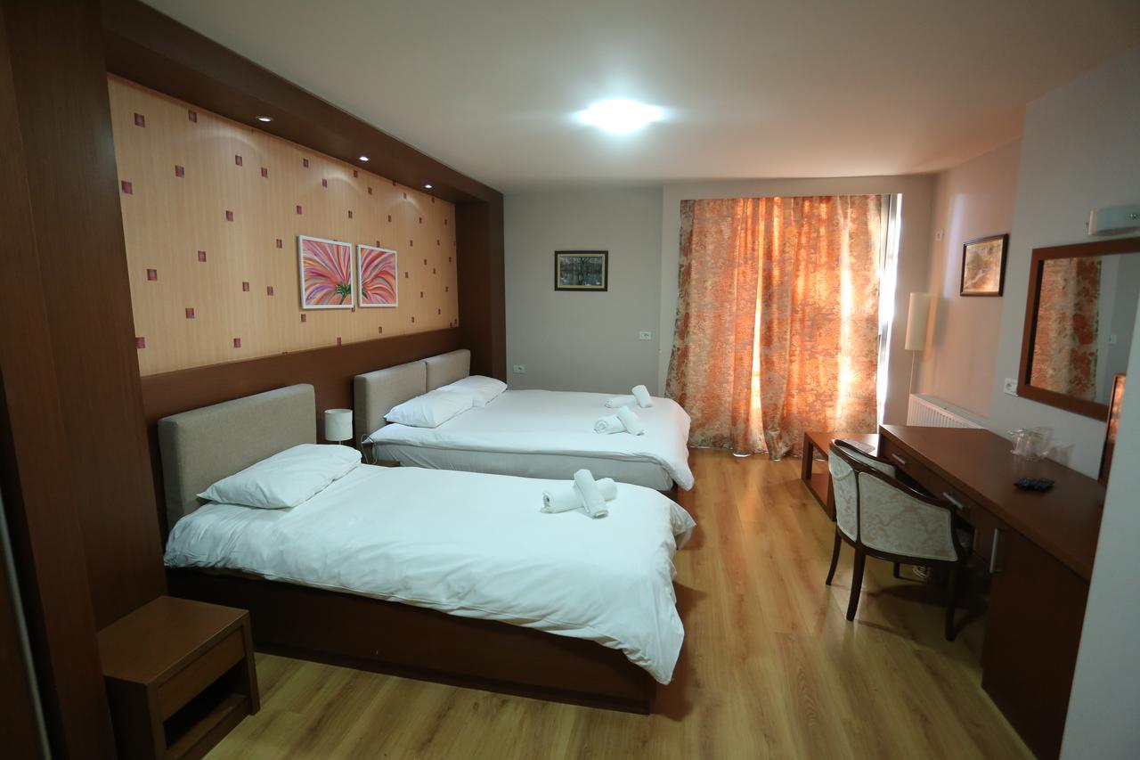 Perla Hotel Pogradec Eksteriør billede